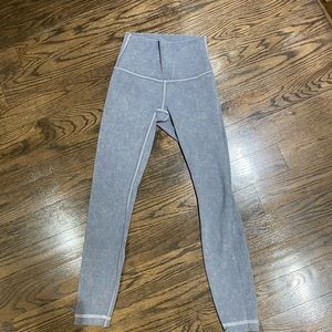 Lulu Lemon Leggings - Wunder Under size 2